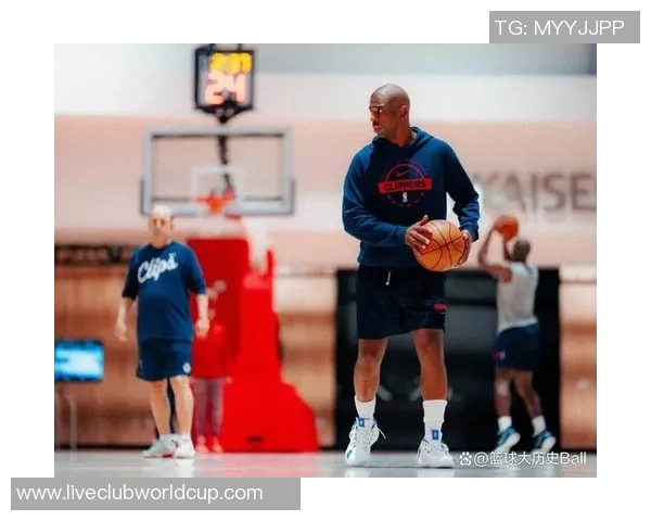 克里斯保罗：从篮球场上的指挥官到全明星的传奇旅程